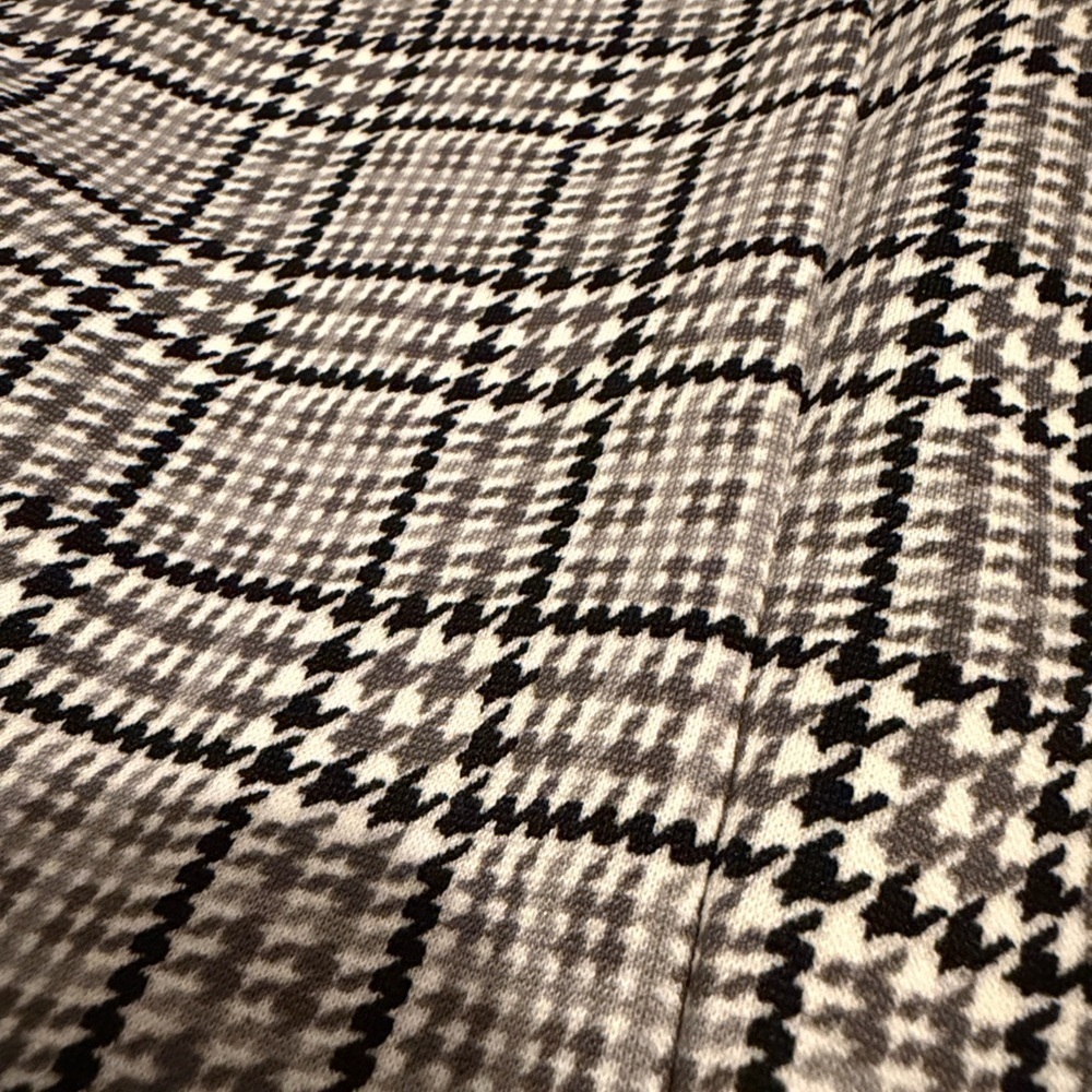 MICHAEL Michael Kors Black and Gray Plaid Pencil Skirt - Picture 10 of 10